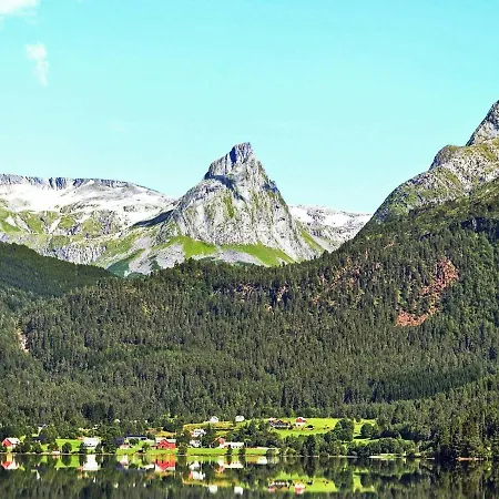 Hjalmarhytta Nyaraló *
